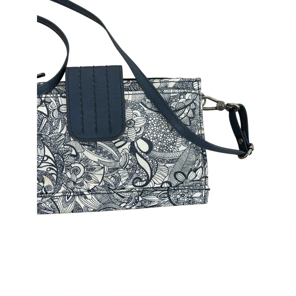 Sakroots crossbody wallet